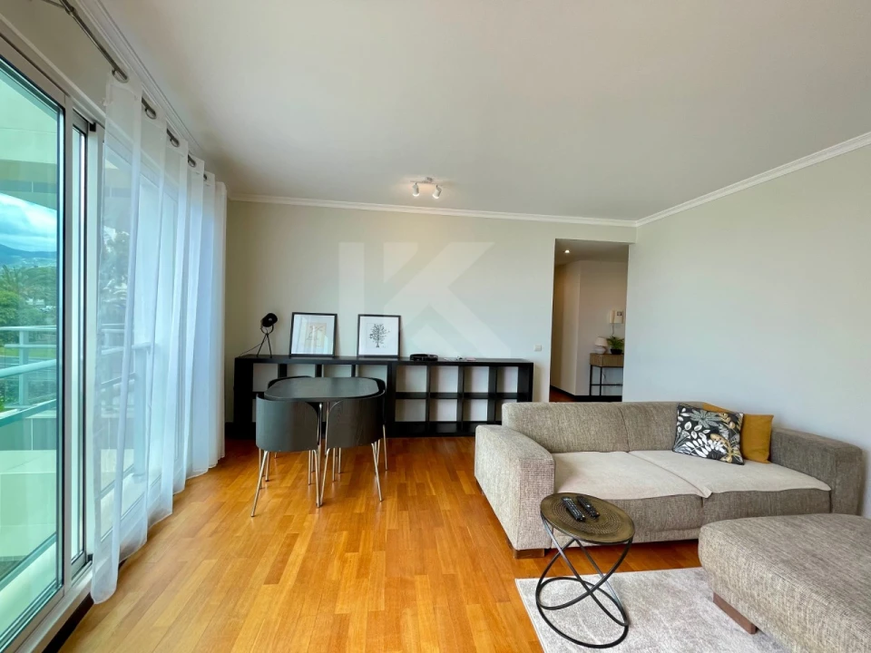 Apartamento T1 para Arrendamento em São Martinho Foto 3