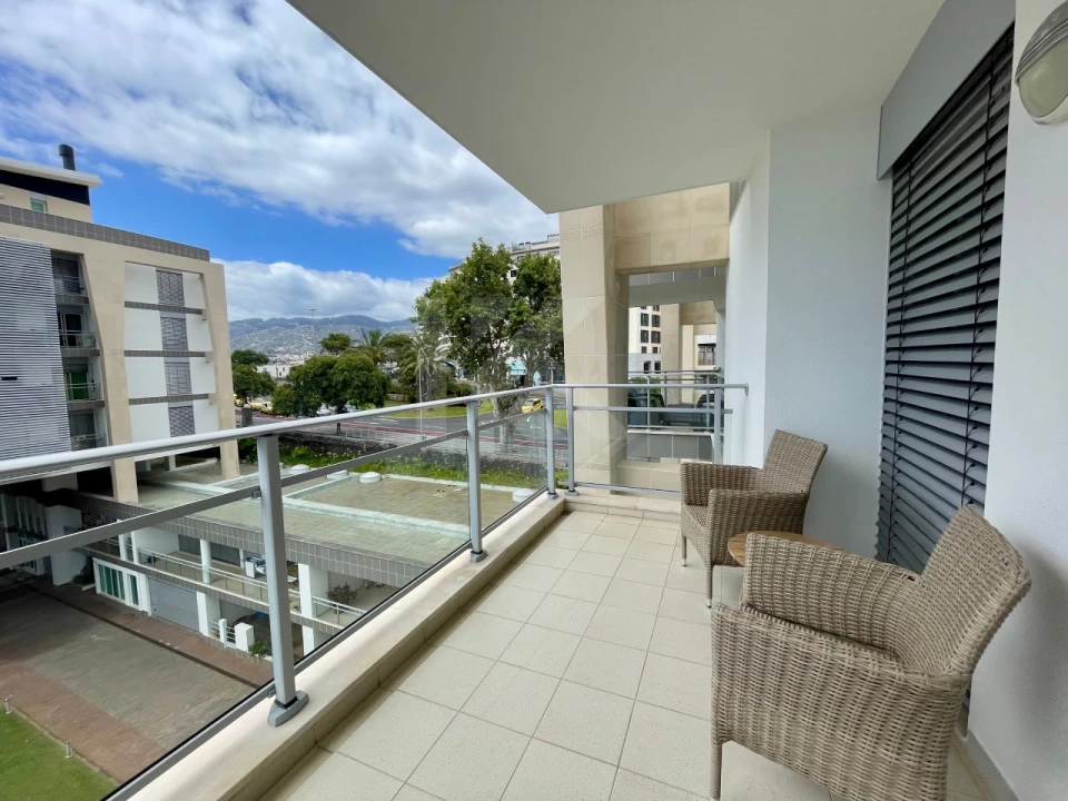 Apartamento T1 para Arrendamento em São Martinho Foto 9