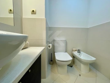 Apartamento T1 para Arrendamento em São Martinho