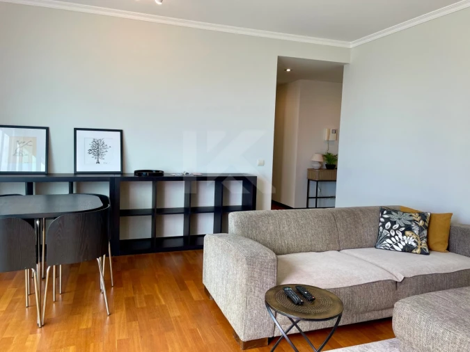 Apartamento T1 para Arrendamento em São Martinho Foto 4