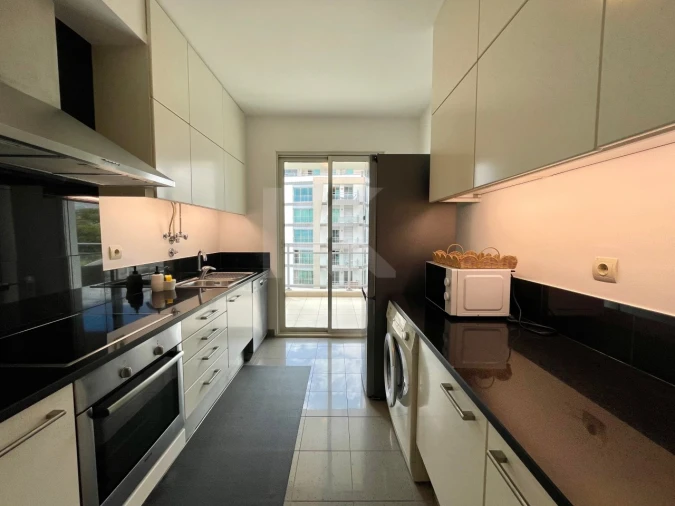Apartamento T1 para Arrendamento em São Martinho Foto 14