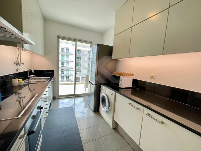 Apartamento T1 para Arrendamento em São Martinho Foto 16