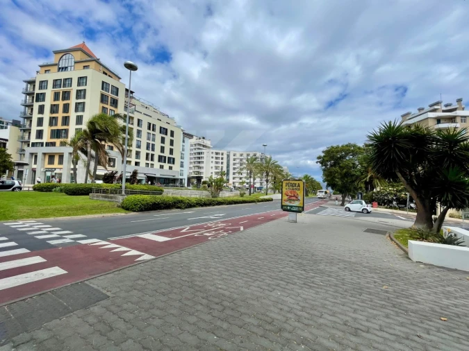 Apartamento T1 para Arrendamento em São Martinho Foto 30