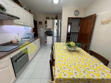 Moradia T6 para Venda em Ferreiras
