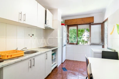 Apartamento T3 para Venda em Baixa da Banheira e Vale da Amoreira