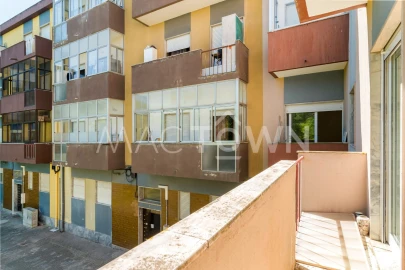 Apartamento T3 para Venda em Baixa da Banheira e Vale da Amoreira