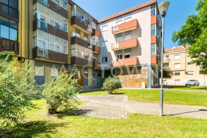 Apartamento T3 para Venda em Baixa da Banheira e Vale da Amoreira