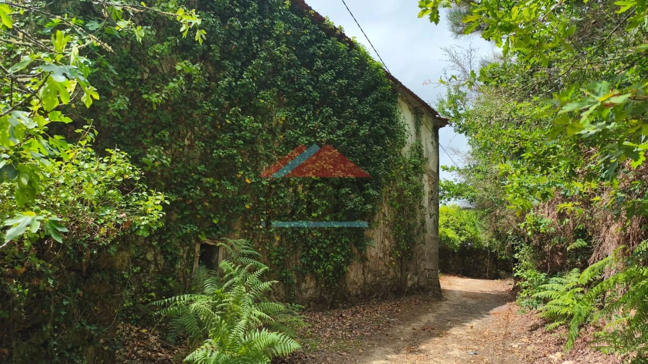 Moradia T4 para Venda em Covas Foto 1