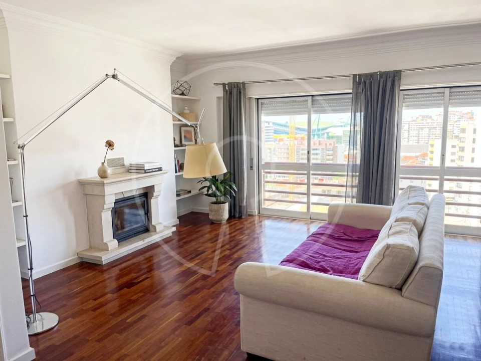 Apartamento T3 para Arrendamento em Lumiar Foto 2