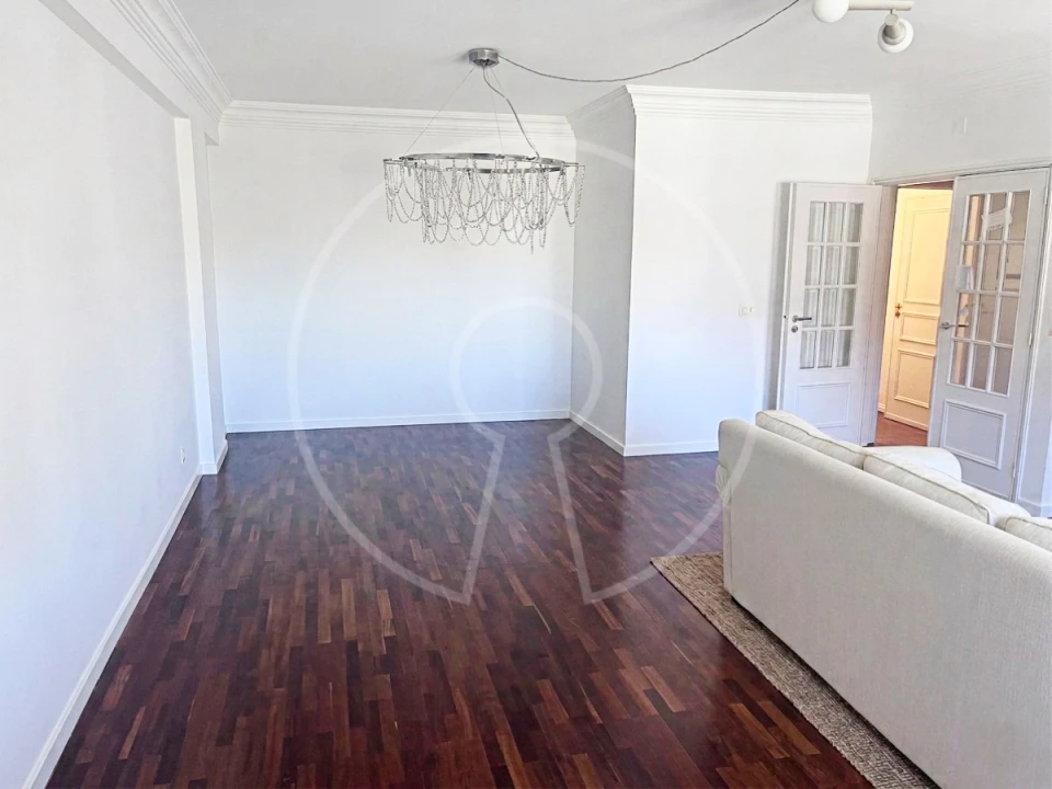 Apartamento T3 para Arrendamento em Lumiar Foto 4