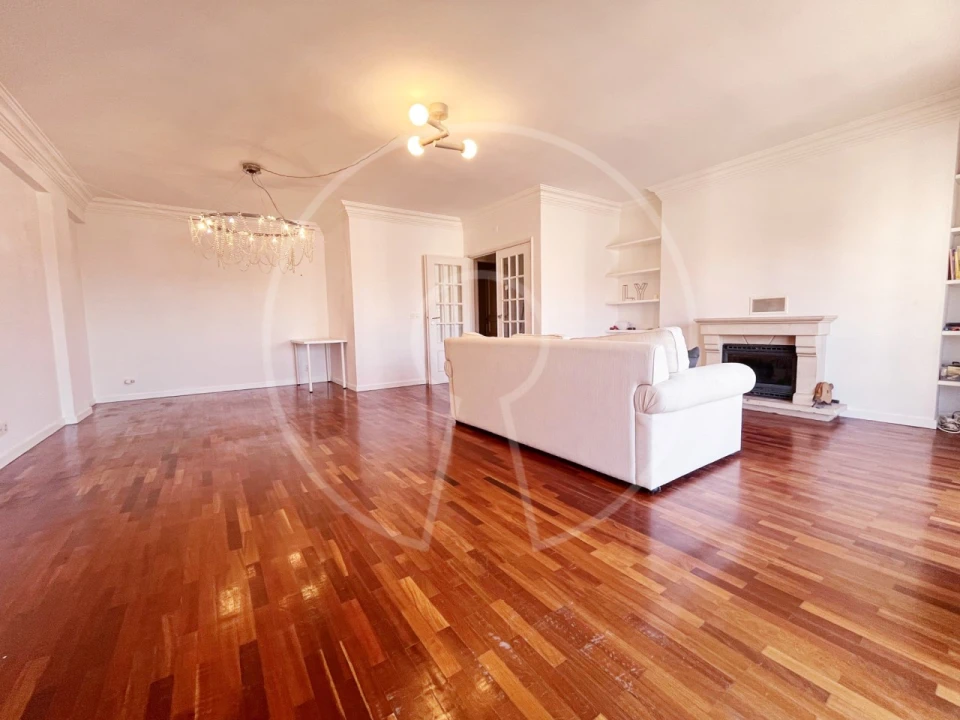 Apartamento T3 para Arrendamento em Lumiar Foto 3