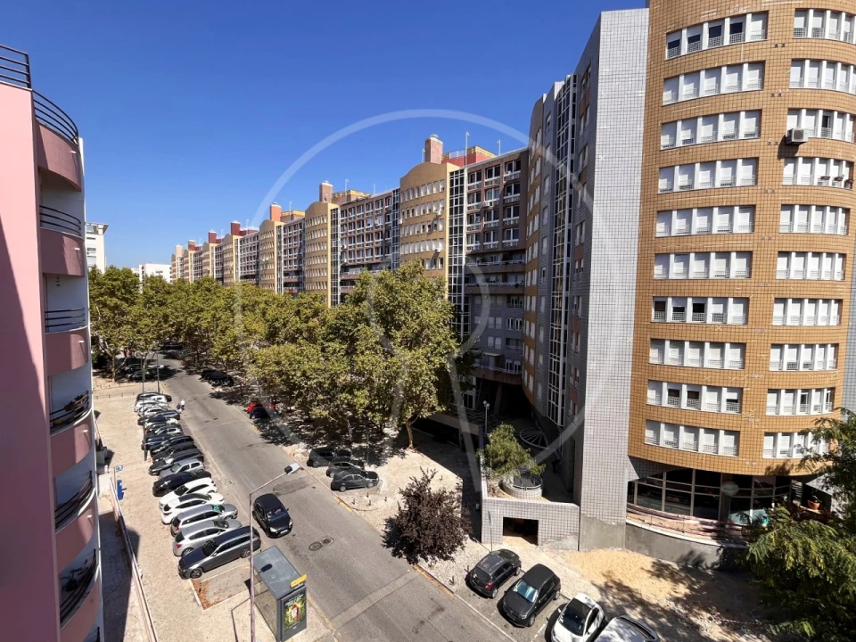 Apartamento T3 para Arrendamento em Lumiar Foto 18