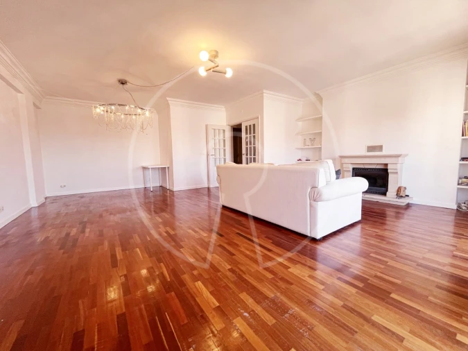 Apartamento T3 para Arrendamento em Lumiar Foto 3