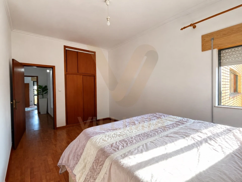 Apartamento T3 para Venda em Arcozelo Foto 16