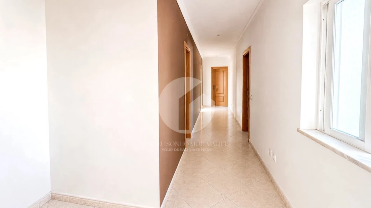 Apartamento T2 para Venda em Olhão Foto 6