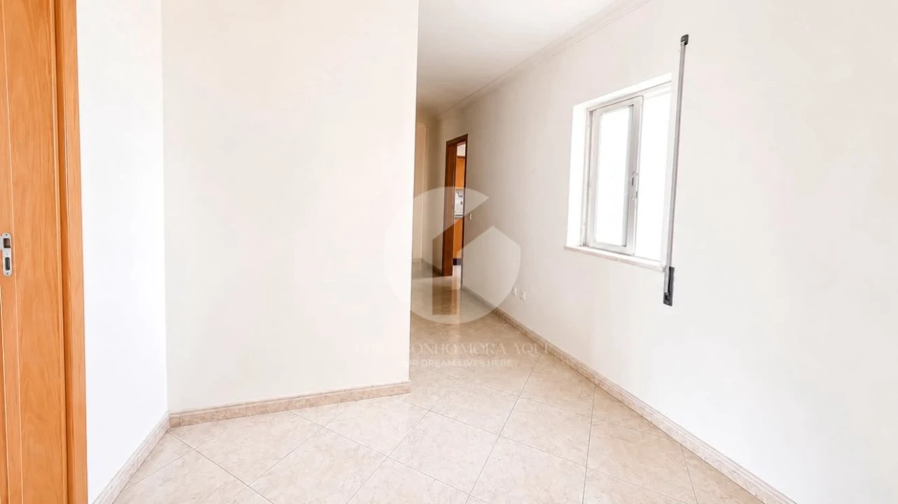 Apartamento T2 para Venda em Olhão Foto 8