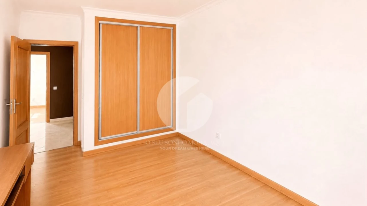 Apartamento T2 para Venda em Olhão Foto 10