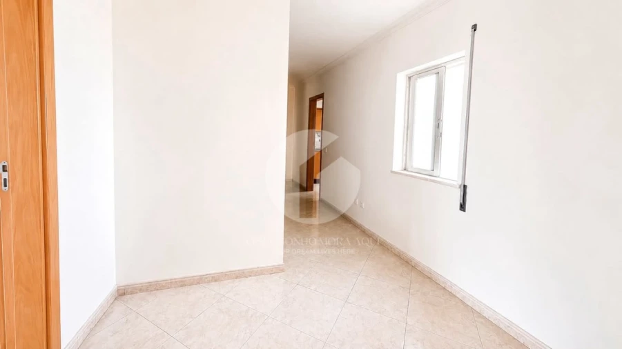 Apartamento T2 para Venda em Olhão Foto 8
