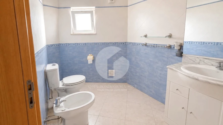 Apartamento T2 para Venda em Olhão Foto 12