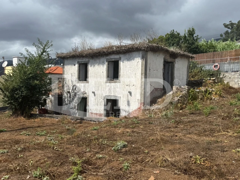 Moradia T3 para Venda em Arco da Calheta Foto 10