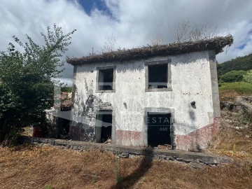 Moradia T3 para Venda em Arco da Calheta