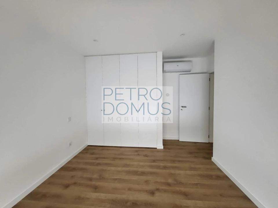 Apartamento T3 para Venda em Parceiros e Azoia Foto 12