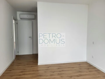 Apartamento T3 para Venda em Parceiros e Azoia