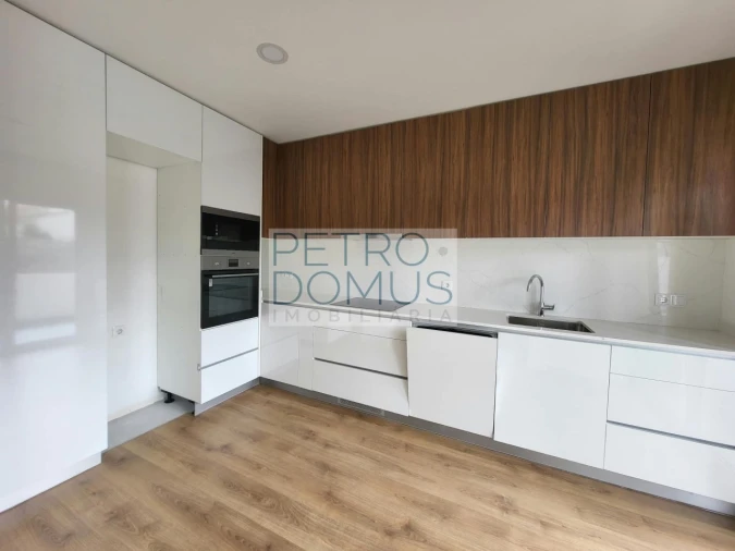 Apartamento T3 para Venda em Parceiros e Azoia Foto 2