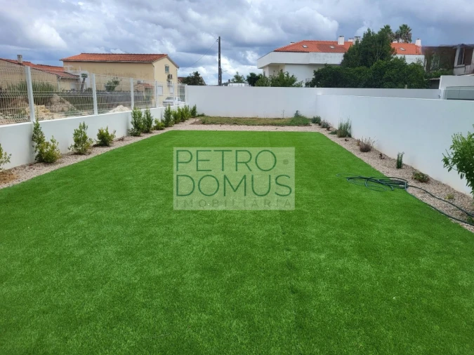 Apartamento T3 para Venda em Parceiros e Azoia Foto 17