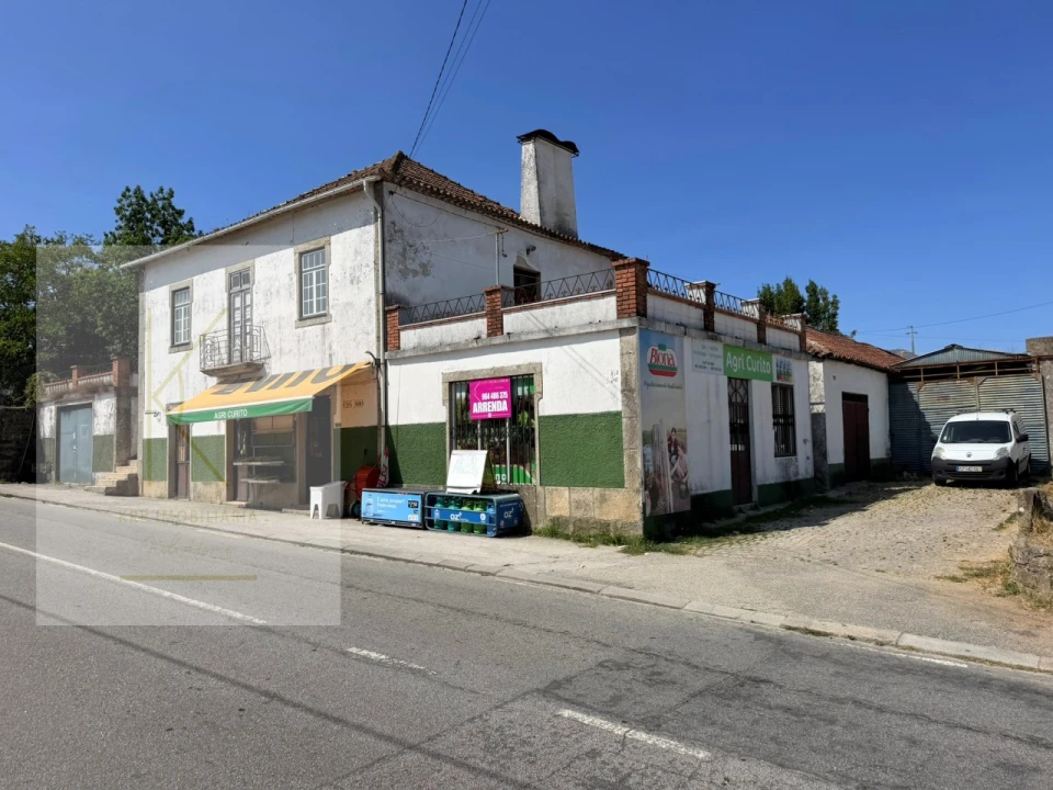 Loja para Arrendamento em Torre e Vila Mou Foto 1