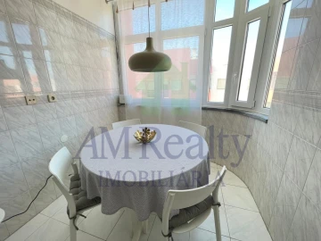 Apartamento T1 para Arrendamento em Peniche