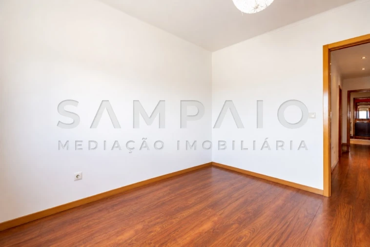 Apartamento T3 para Venda em Fânzeres e São Pedro da Cova Foto 39