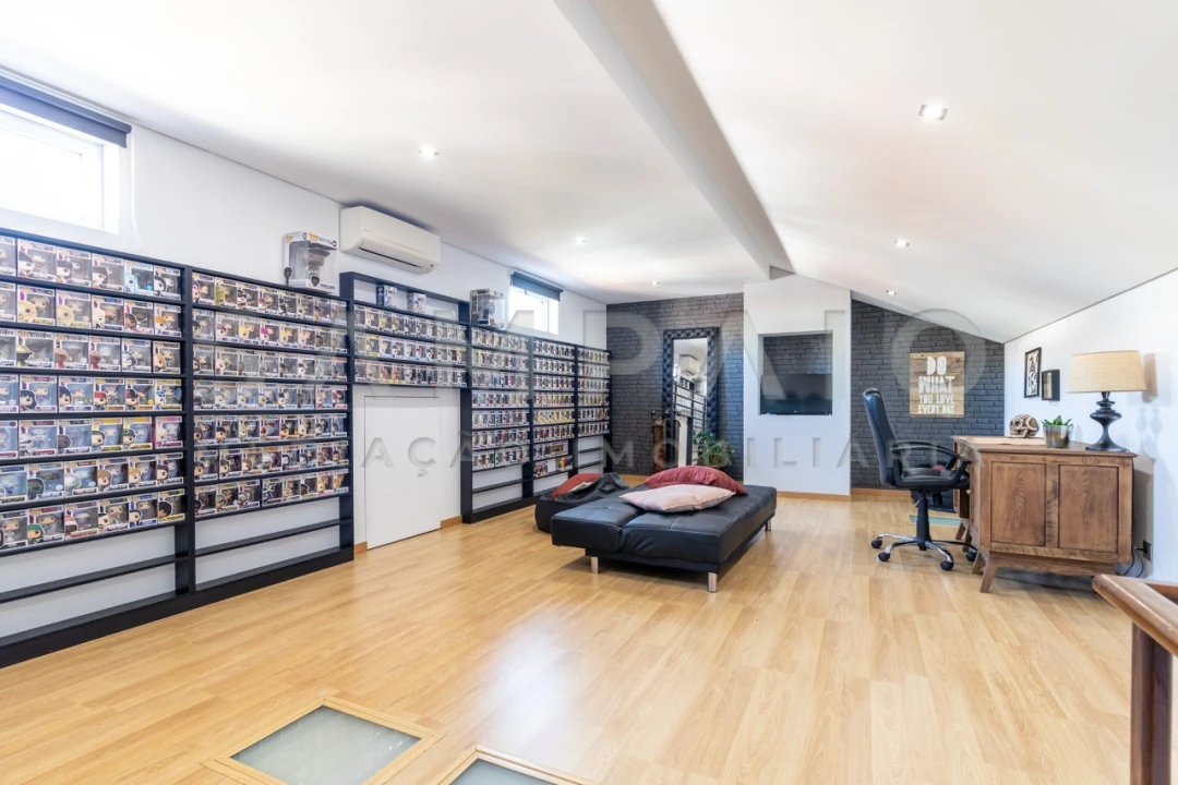 Moradia T4 para Venda em Fânzeres e São Pedro da Cova Foto 22
