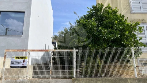 Terreno para Venda em Santa Iria de Azoia, São João da Talha e Bobadela
