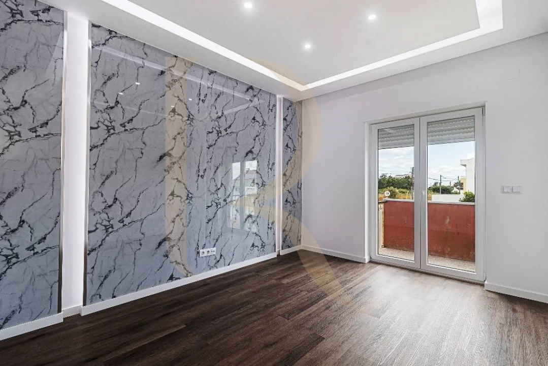 Apartamento T3 para Venda em Seixal, Arrentela e Aldeia de Paio Pires Foto 1