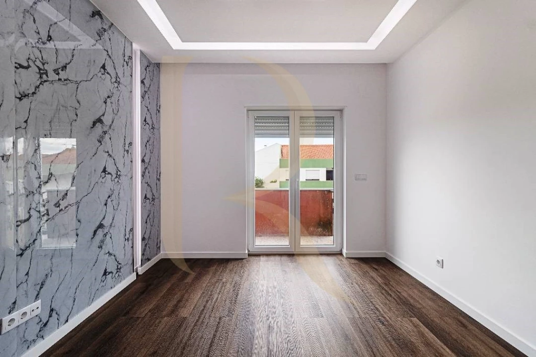 Apartamento T3 para Venda em Seixal, Arrentela e Aldeia de Paio Pires Foto 2