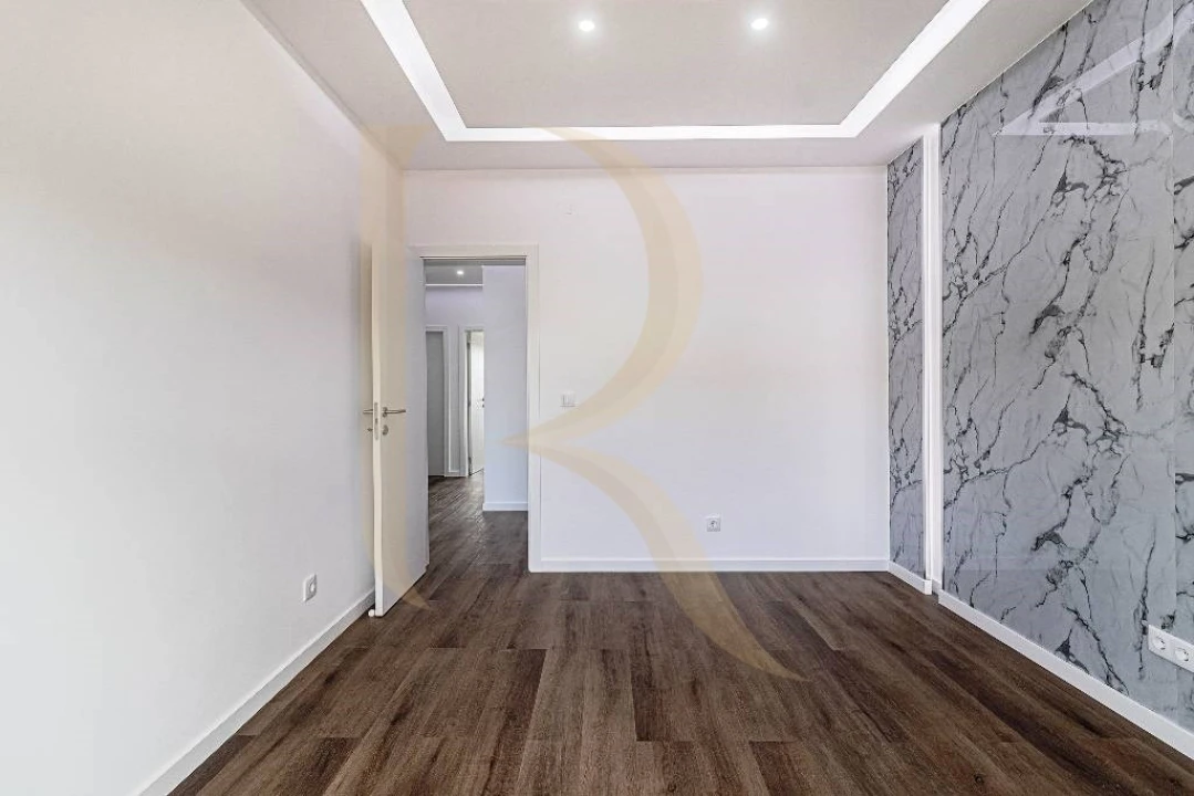 Apartamento T3 para Venda em Seixal, Arrentela e Aldeia de Paio Pires Foto 4
