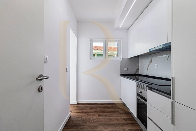 Apartamento T3 para Venda em Seixal, Arrentela e Aldeia de Paio Pires Foto 8