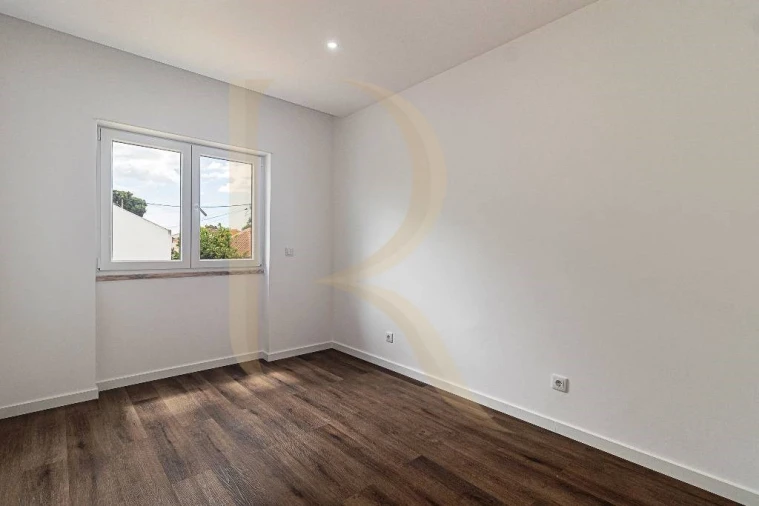Apartamento T3 para Venda em Seixal, Arrentela e Aldeia de Paio Pires Foto 15