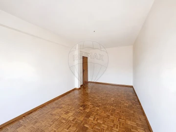 Apartamento T2 para Venda em Marvila, Ribeira Santarém, São Salvador, São Nicolau