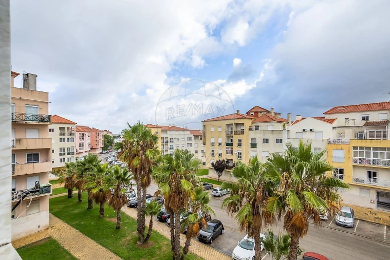 Apartamento T3 para Venda em Quinta do Conde Foto 9