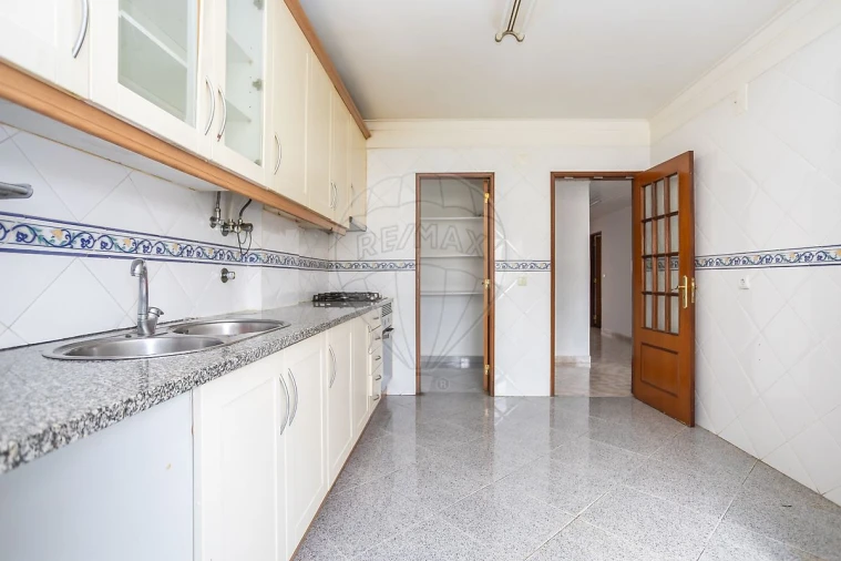 Apartamento T3 para Venda em Quinta do Conde Foto 12