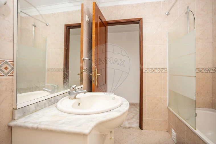 Apartamento T3 para Venda em Quinta do Conde Foto 17