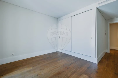 Apartamento T4 para Arrendamento em Santo António