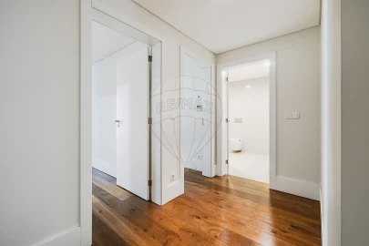 Apartamento T4 para Arrendamento em Santo António