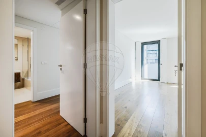 Apartamento T4 para Arrendamento em Santo António