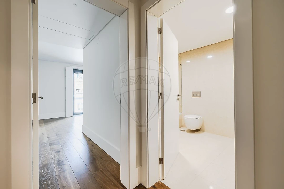 Apartamento T4 para Arrendamento em Santo António Foto 15