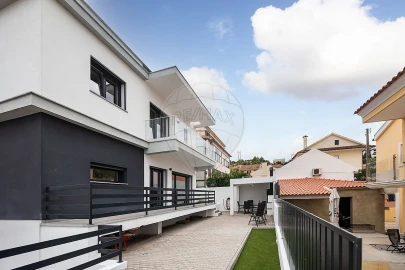 Moradia T4 para Venda em Vialonga