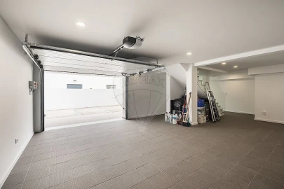 Moradia T4 para Venda em Vialonga