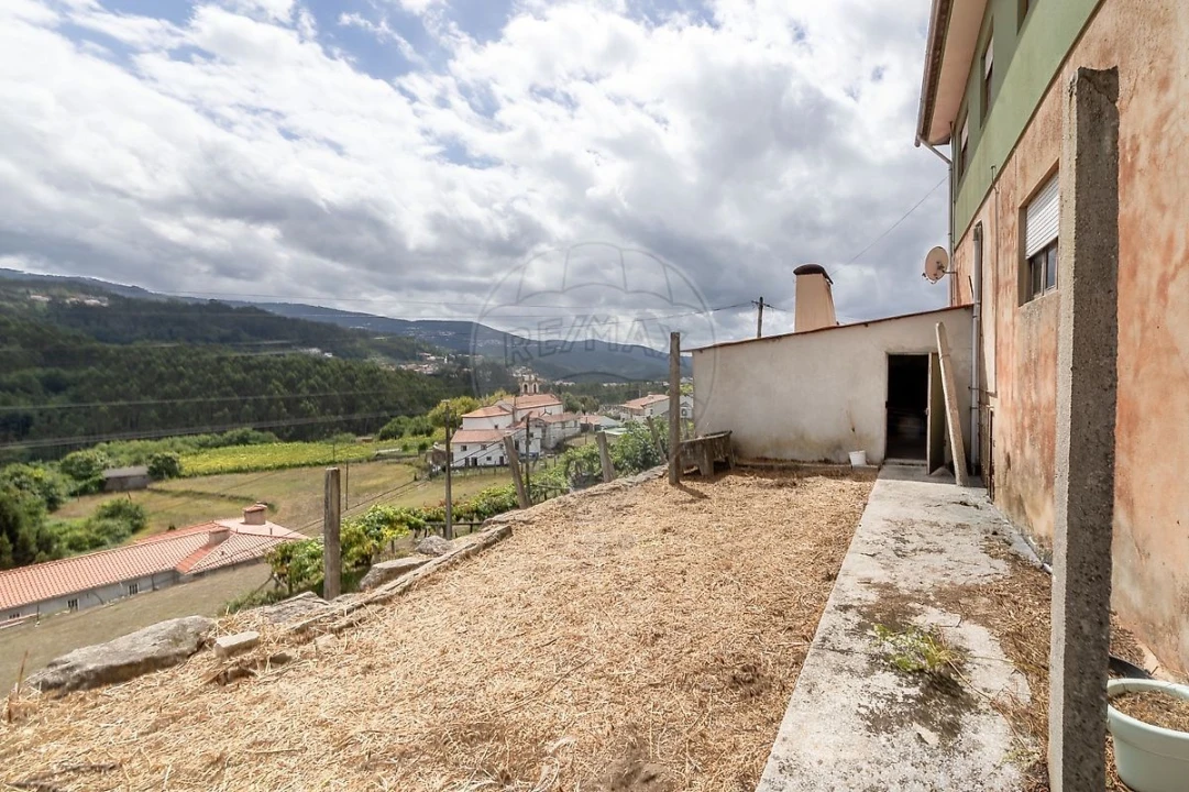 Moradia T3 para Venda em Roge Foto 37